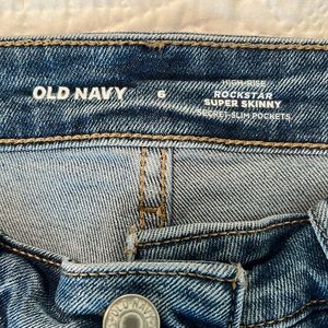 Old Navy High Rise Rockstar Super Skinny jeans size 6 regular